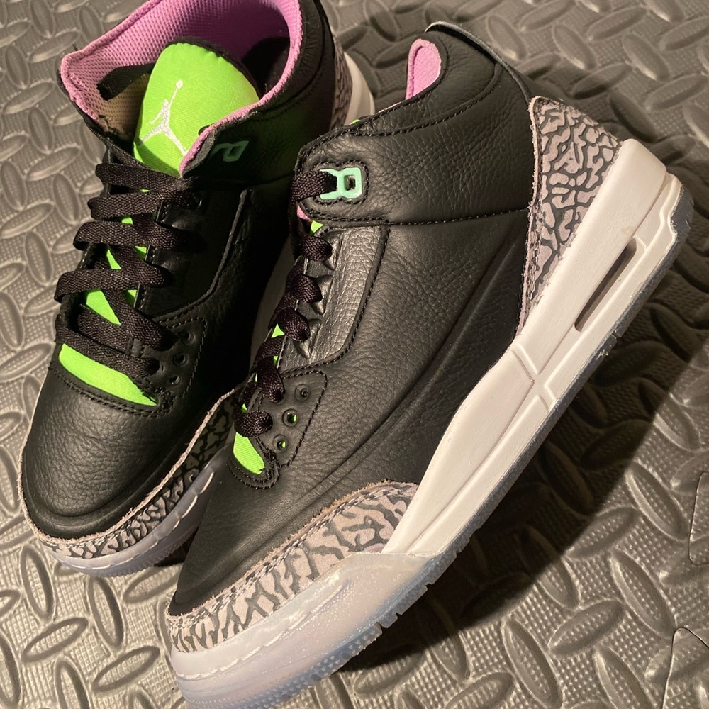 Air Jordan 3 Retro Electric Green GS Joker size 7 womens shoes CLEAN